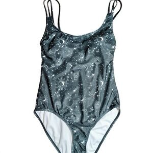 No Boundaries Gray Sun Moon Star Print One Piece Swimsuit - M‎ (7-9) pool